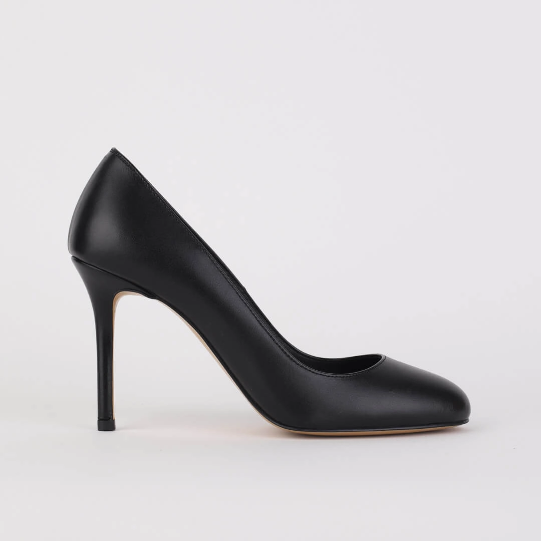 *NOVAH - black, 9cm size UK 2