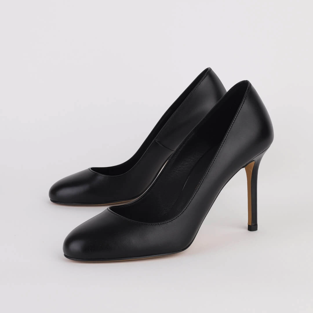 *NOVAH - black, 9cm size UK 2