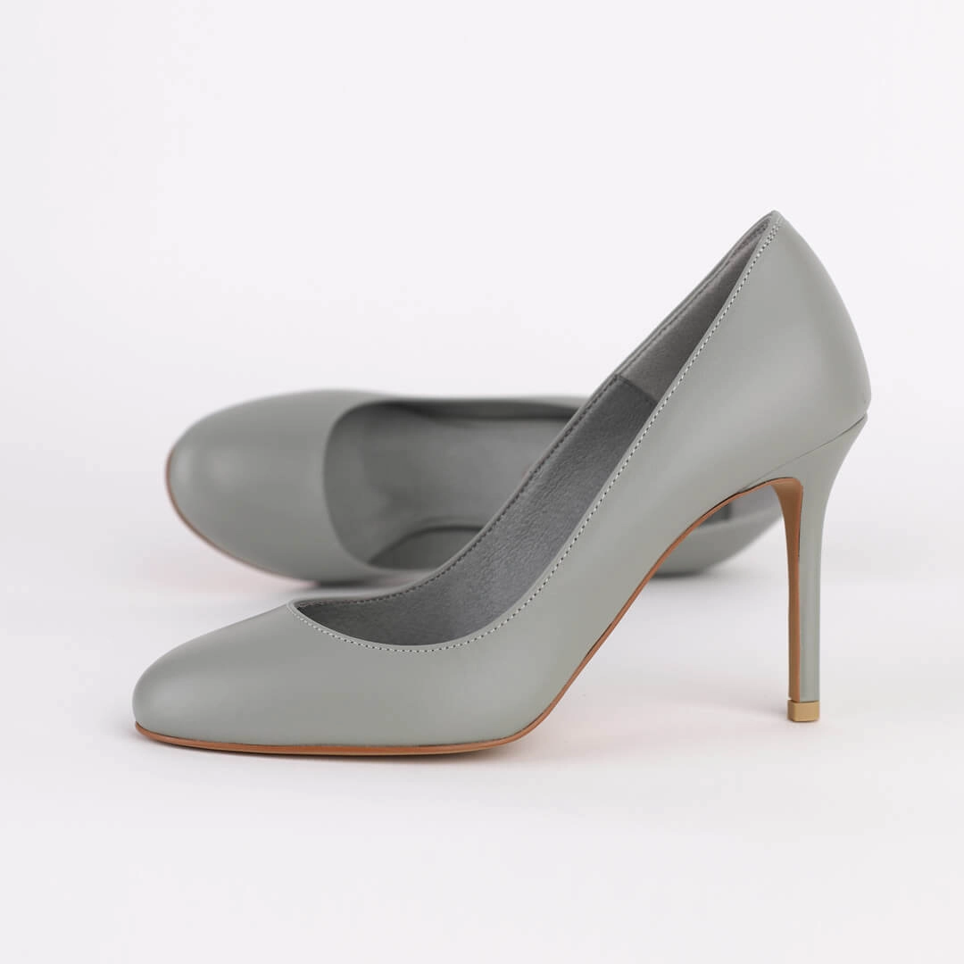 *NOVAH - black, 9cm size UK 2
