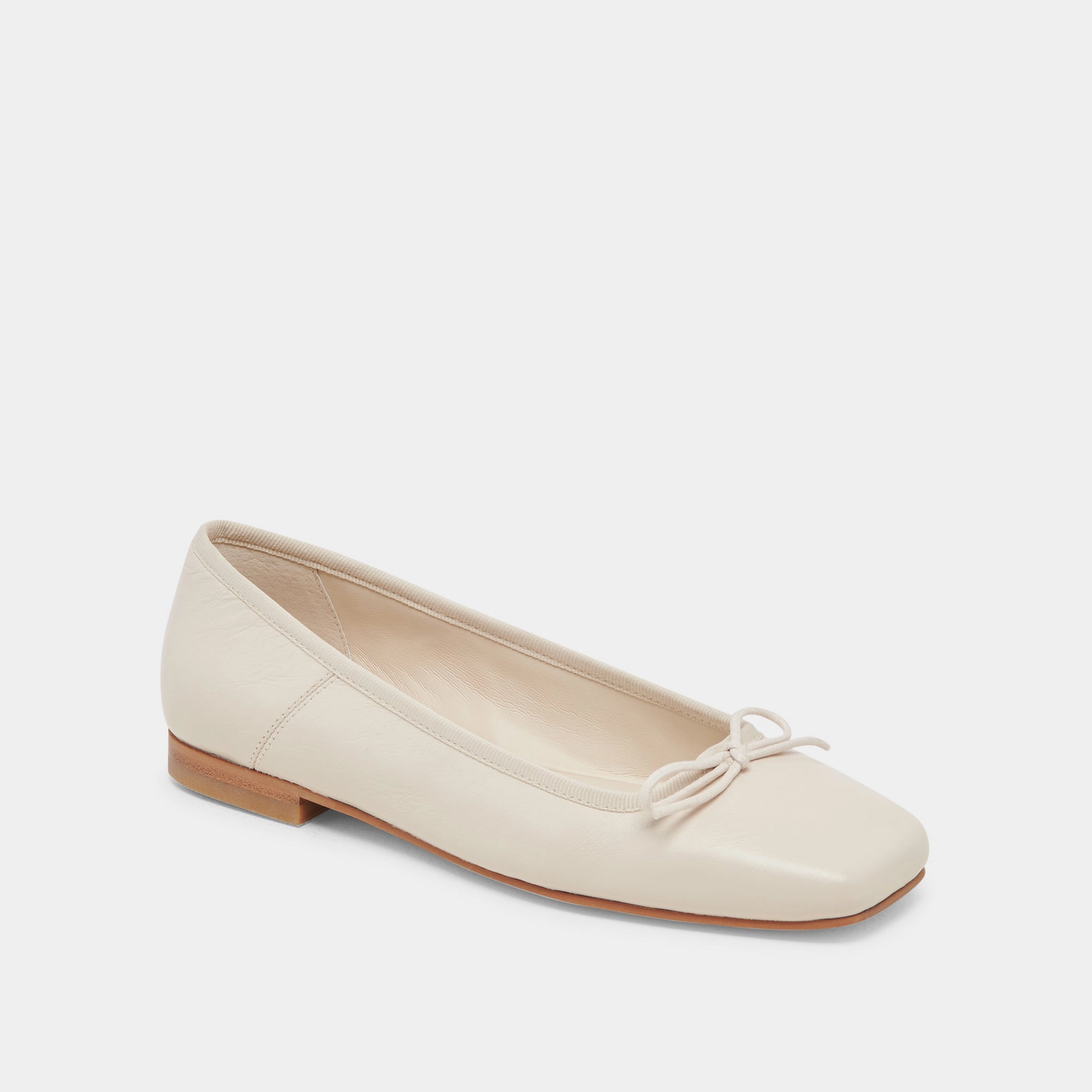 ANISA BALLET FLATS CREME CRINKLE PATENT