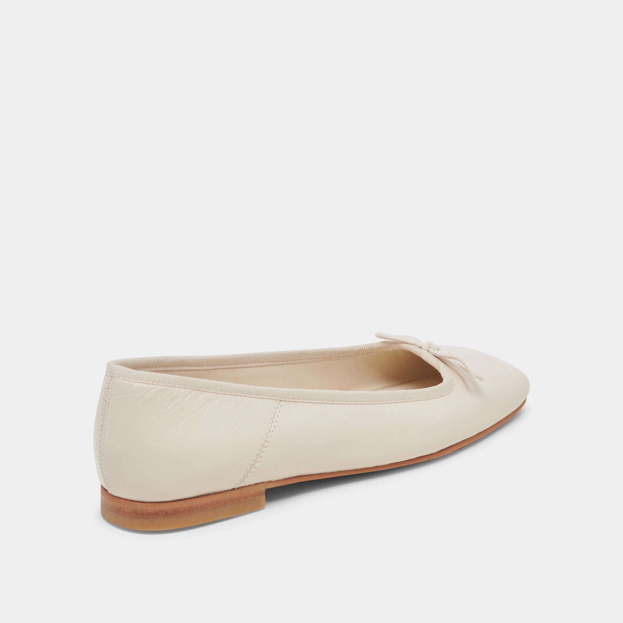 ANISA BALLET FLATS CREME CRINKLE PATENT