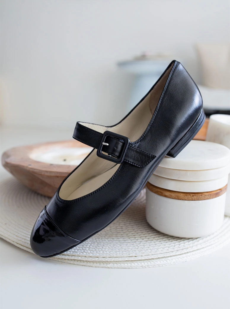 Audrey black with patent toe