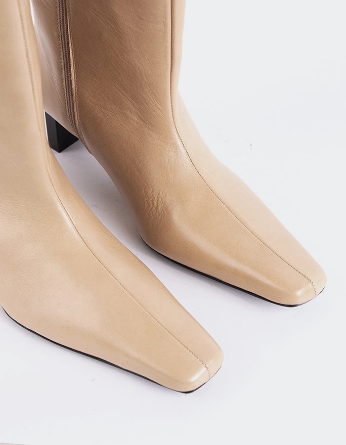 Blanzy Camel Leather