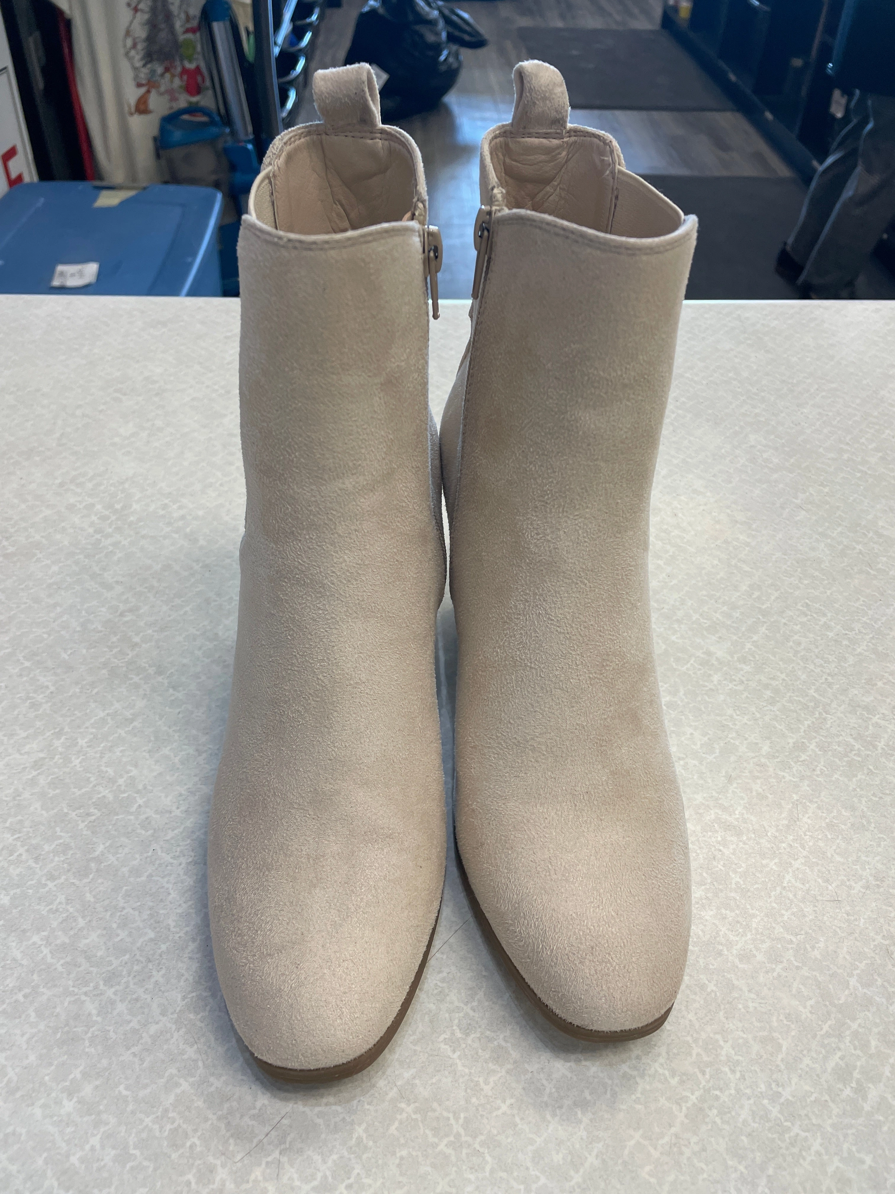 Boots Ankle Heels By Clothes Mentor In Cream, Size: 8
