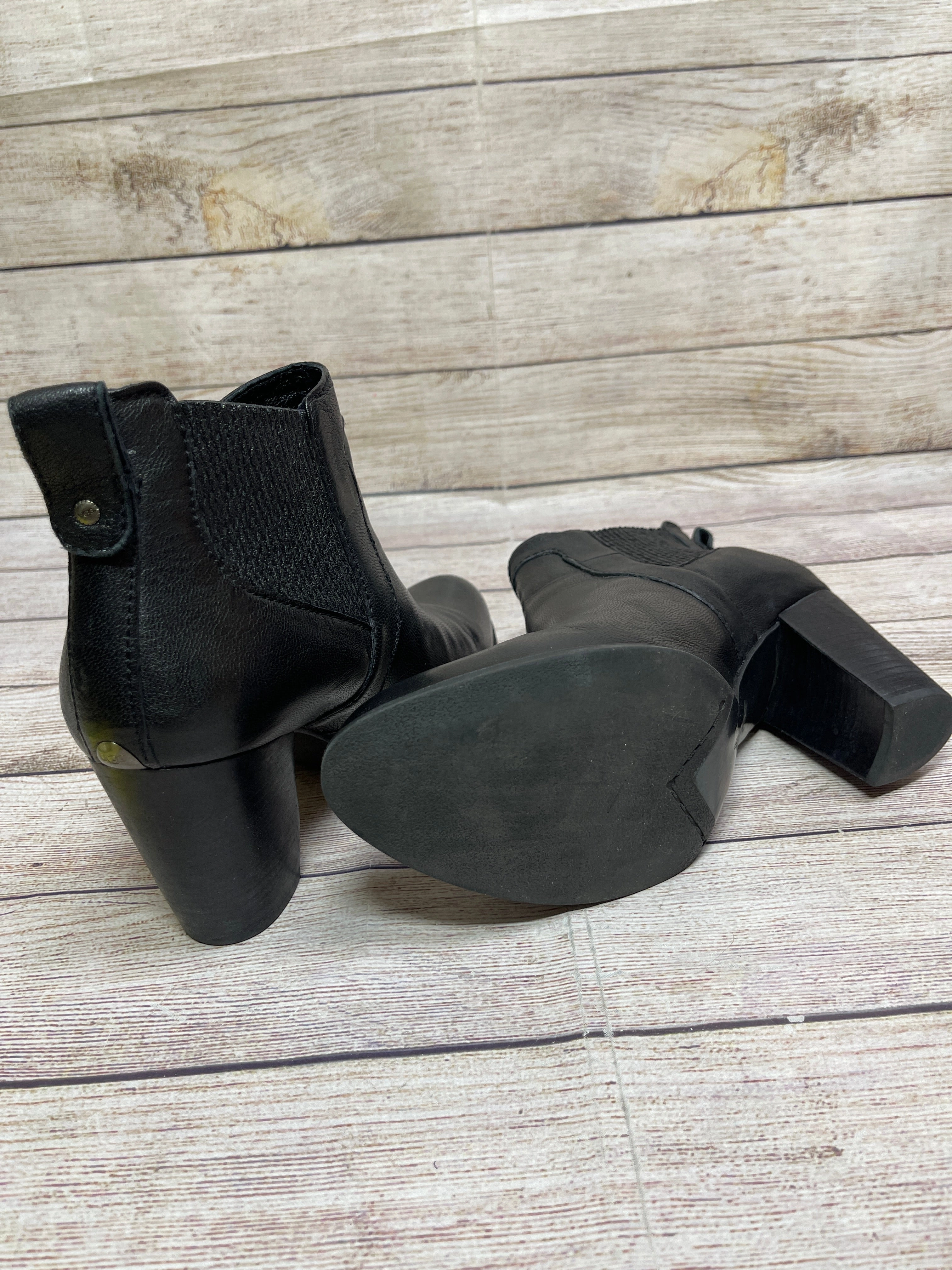 Boots Ankle Heels By Ugg In Black, Size: 11