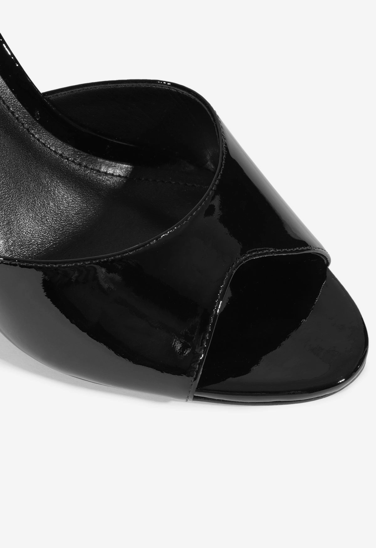 Cloe Sandal