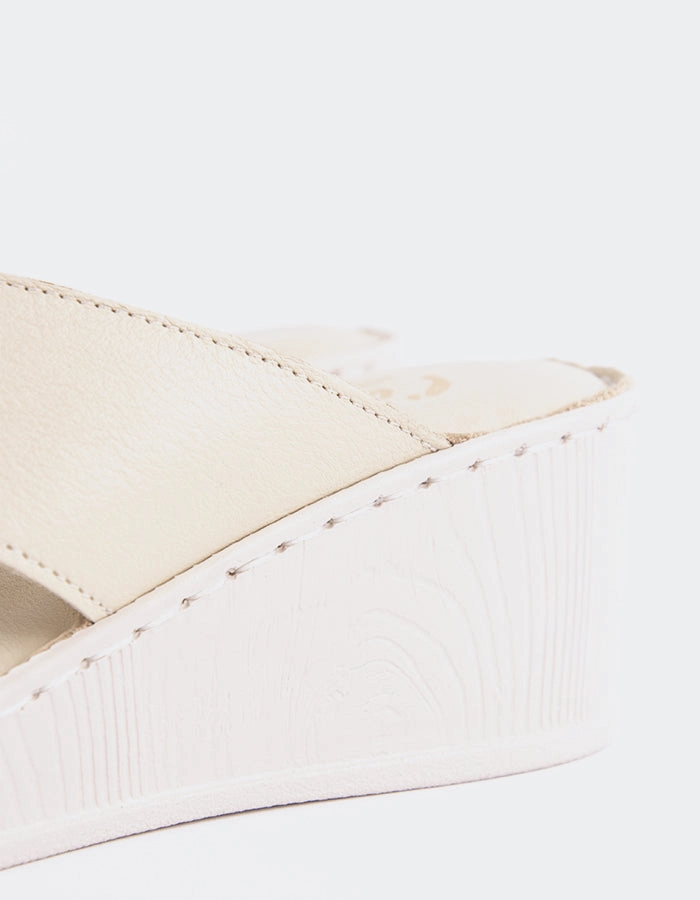 Govina Taupe Leather