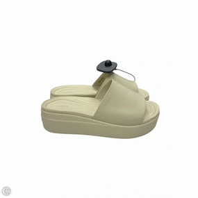 Sandals Heels Platform By Crocs In Cream, Size: 8