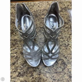 Shoes Heels Kitten By Brash In Silver, Size: 7.5