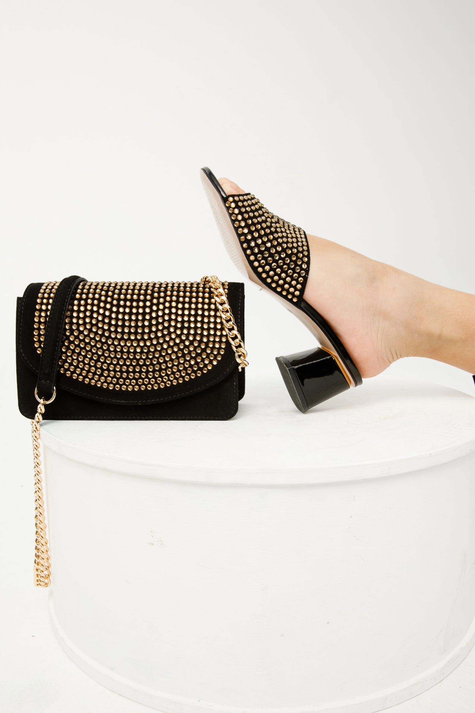 The Ailano Gold Glitter Leather Women Sandal
