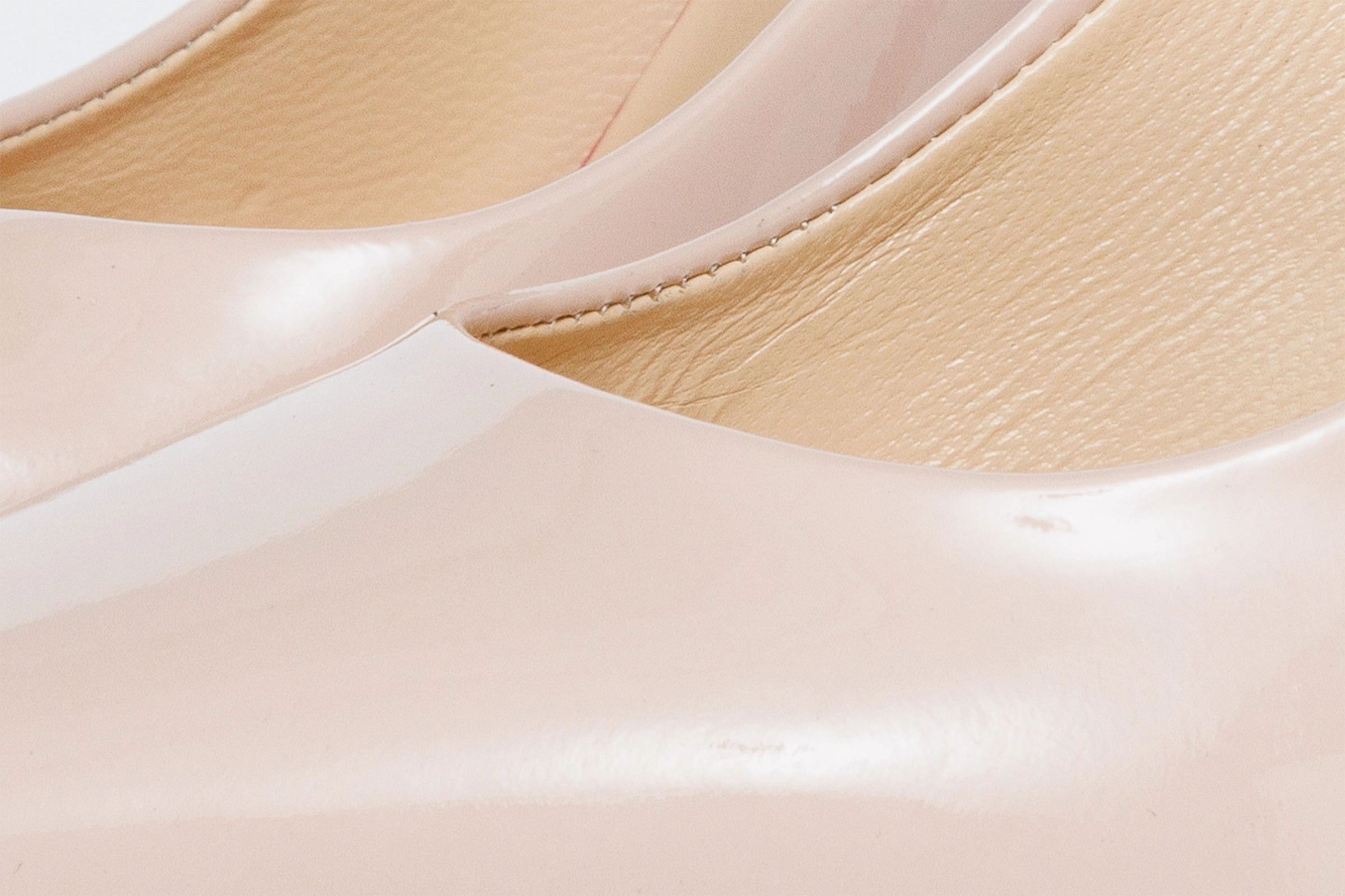The Ege Cream Leather Pump Fuchsia Sole Women Shoe